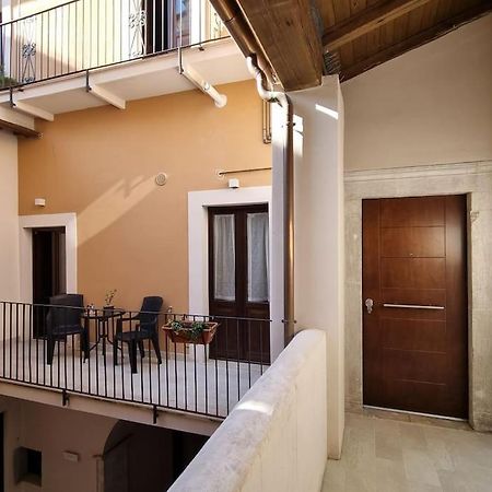 Casa Castello 63 Guest House L'Aquila Ngoại thất bức ảnh